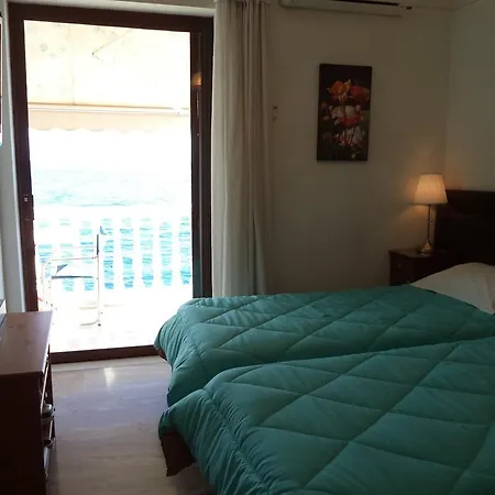 Antonios Rooms Akrata Exterior photo