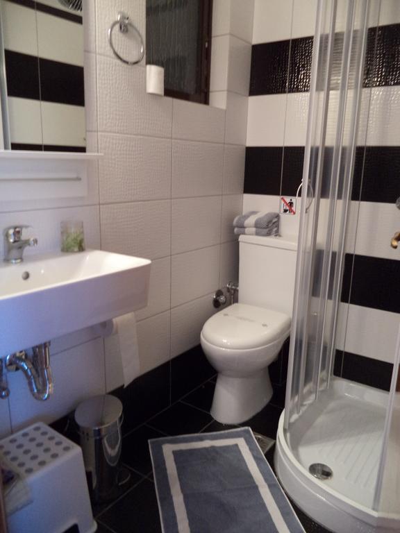 Antonios Guest house